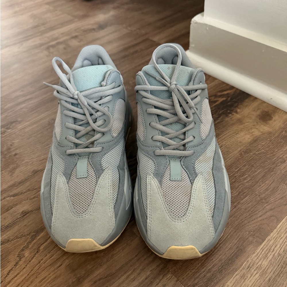 Yeezy 700 Inertia Size 11
